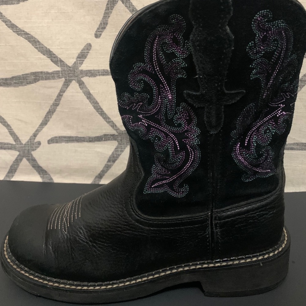 FatBaby Ariat Orignal purple boots! 🥾💜
